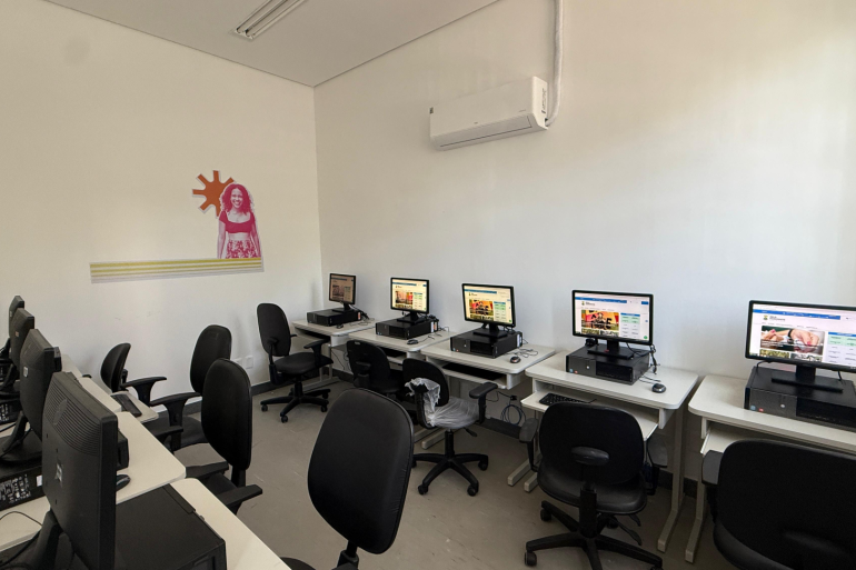 Gestores de telecentros da PBH participam de encontro para a troca de experiências Gestores de telecentros da PBH participam de encontro para a troca de experiências