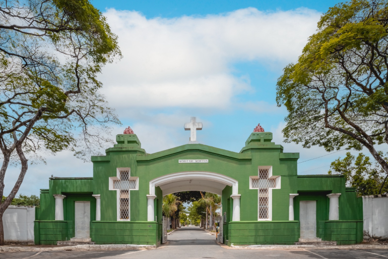 Passeio turístico no Cemitério do Bonfim revela arte, história e memória de BH Passeio turístico no Cemitério do Bonfim revela arte, história e memória de BH