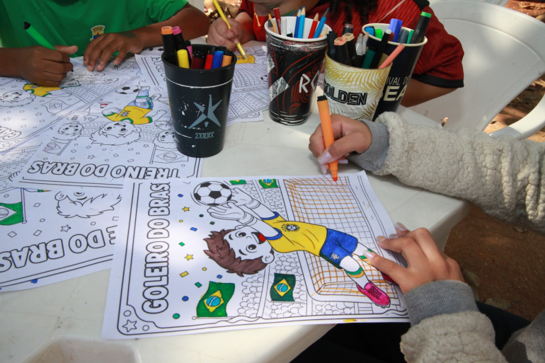 Copa do Mundo agita escolas da rede municipal de BH com atividades em clima de festa