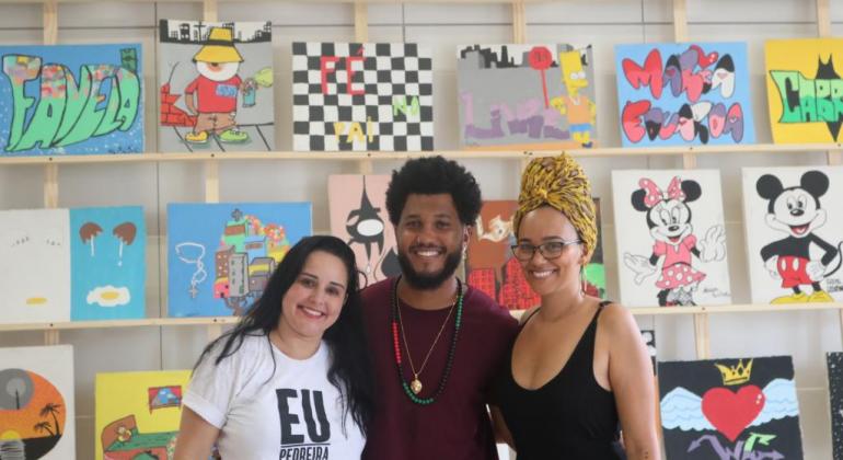 Jovens moradores das periferias de BH expõem trabalhos artísticos em mostra Jovens moradores das periferias de BH expõem trabalhos artísticos em mostra