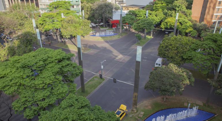 Praça da Savassi: cruzamento das avenidas Getúlio Vargas e Cristóvão Colombo visto de cima