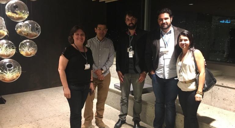 Patrícia Pretti, gerente da Secretaria Municipal de Desenvolvimento (SMDE); Berthier Ribeiro-Neto, diretor de Engenharia para a América Latina do Google; Leandro Garcia, presidente da Prodabel; Bruno Miranda, secretário municipal adjunto de Desenvolvimento Econômico e Carolina Valeriano, gerente da SMDE. Foto: Camilla Freitas.