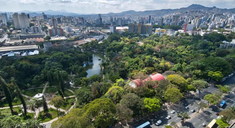 O Parque Municipal de Belo Horizonte visto do alto.