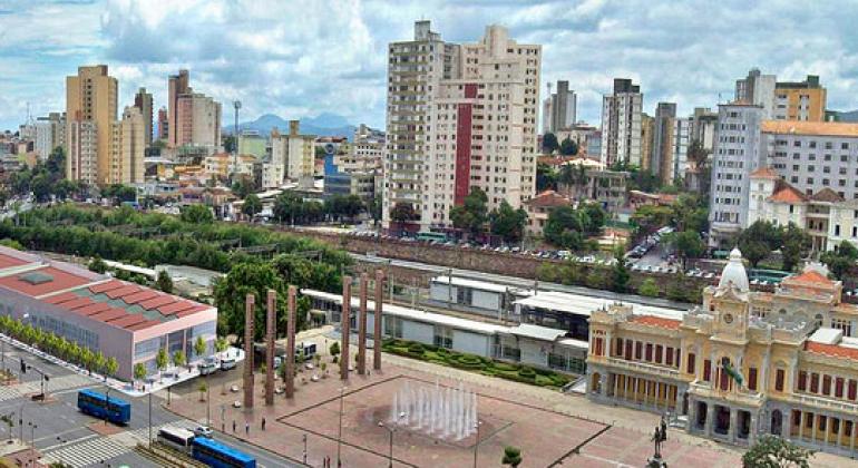 Biblioteca Pública Infantil e Juvenil lança livro. Ilustração sobre foto Ilustração realista do Centro de Referência da Juventude, local onde se situa a Biblioteca Infantil e Juvenil, ao lado da praça da Estação