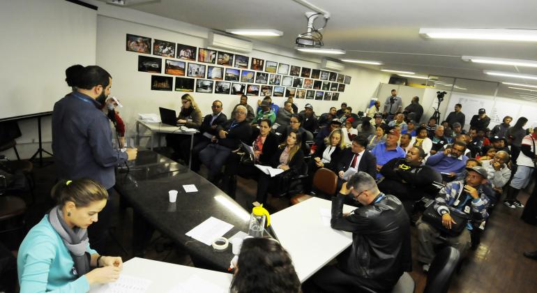 Prefeitura prorrogou para dia 25 de julho o prazo para os camelôs sorteados manifestarem interesse em obter vaga nos shoppings em Venda Nova. Foto: Adão de Souza/PBH Camelôs aguardam sorteio de vagas para shoppings. Imagem ilustrativa.