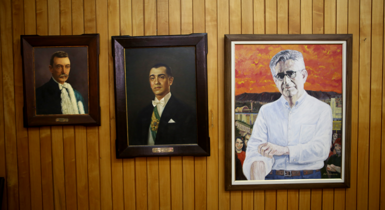 Retratos dos três prefeitos médicos de BH: Cícero Ferreira, Juscelino Kubitschek e Célio de Castro. Retratos dos três prefeitos médicos de BH: Cícero Ferreira, Juscelino Kubitschek e Célio de Castro.