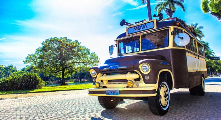 No aniversário de reconhecimento da Unesco, o Conjunto Moderno da Pampulha ganha um novo projeto de valorização e difusão do patrimônio. Foto: Ricardo Laf/PBH Jardineira Chevrolet da década de 1950.