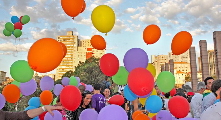 Prefeitura apoia 4ª Jornada pela Cidadania LGBT terá atividades socioculturais, artísticas, educativas e rodas de conversa. Foto: Anderson Martins Balões coloridos marcam a parada LGBT.