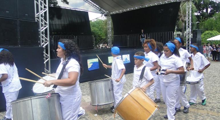 Festival apresenta cultura popular na Praça Duque de Caxias.