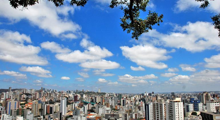 Imagem da cidade registrada no Mirante do Parque das Mangabeiras.