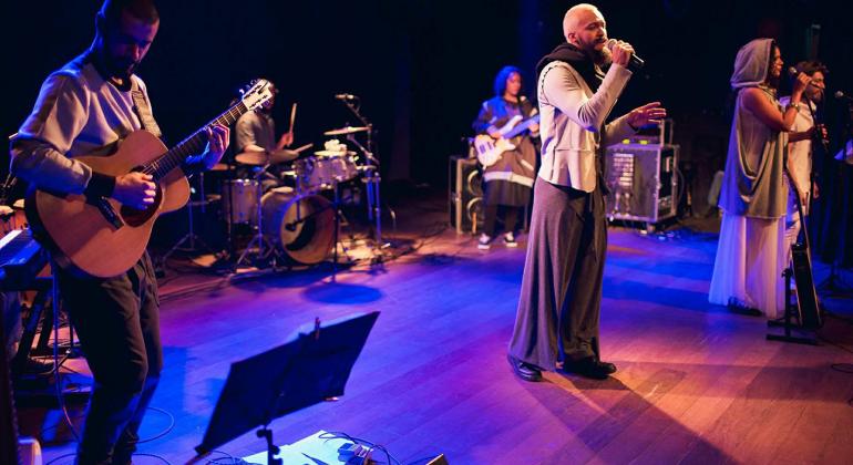 Marquim D'Morais Marquim D'Morais e músicos se apresentam no palco