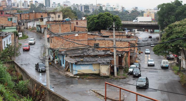 Famílias do Anel Rodoviário fazem acordo para conquistar moradia digna e definitiva. Foto: Divulgação/PBH Moradias de Famílias do Anel Rodoviário, em cruzamento e área de vulnerabilidade social.