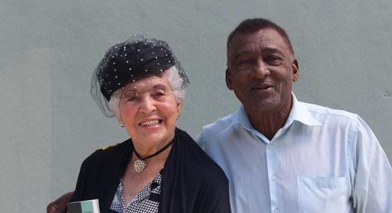 Foto: Zaíra Magalhães/PBH Ieda Machado Ambrosio e Edson de Paula Neves, usuários do Centro de Referência da Pessoa Idosa de Belo Horizonte.