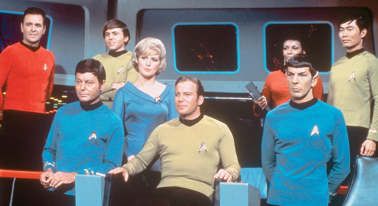 A mostra completa de Star Trek Oito integrantes do seriado Jornada nas Estrelas (Star Trek), iniciado em 1966.