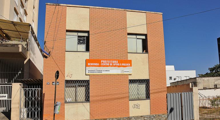 Benvinda aumenta equipe de atendimento a mulheres - Foto: Isabel Baldoni/Arquivo/PBH Fachada do Centro de Apoio à Mulher Benvinda