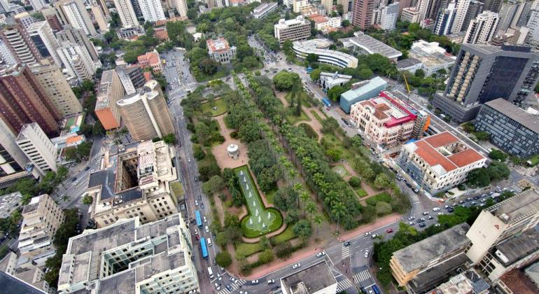 Belo Horizonte participa de Conferência Internacional de Turismo em Bogotá Circuito da Liberdade e prédios do entorno vistos do alto