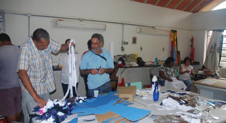 Centros de convivência promovem inserção social de pessoas com sofrimento mental. Foto: Mara Damasceno/PBH Sete pessoas em Centro de convivência participam de oficinas