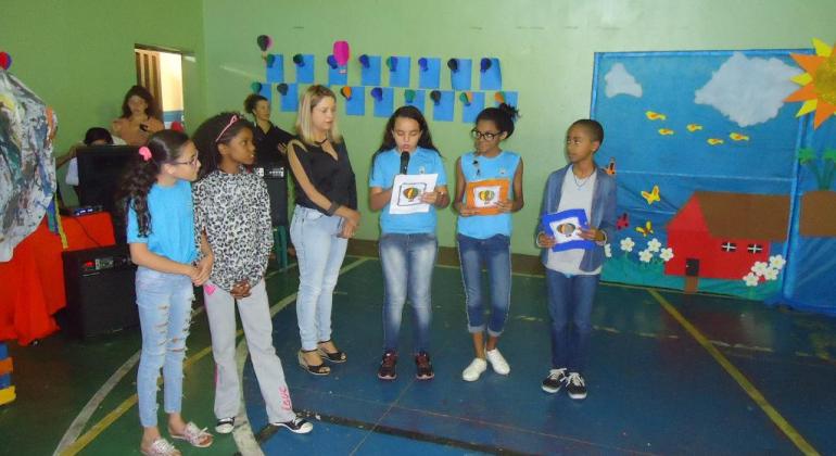 Rede Municipal de Educação promove o interesse pela leitura. Fotos: Avanilton Aguiar/PBH Alunos da Rede Municipal participam de atividades literárias.