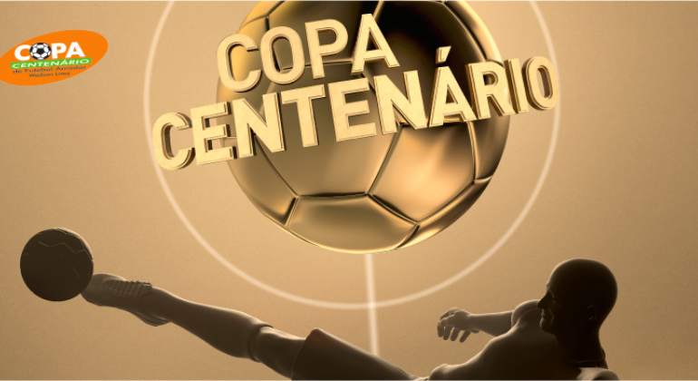 Logo da Copa Centenário em tons dourado e preto, com jogador de futebol embaixo chutando uma bola e uma bola estilizada em cima com os dizeres: Copa Centenário. 