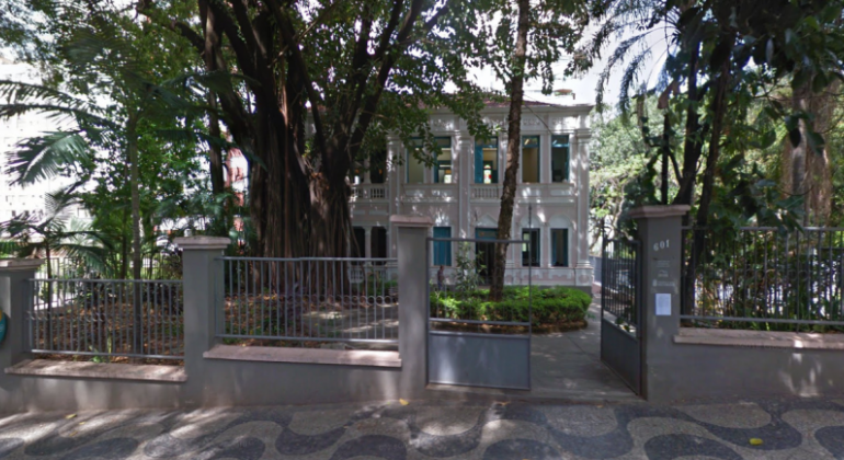 Atendimento presencial de equipamento cultural é suspenso em função de obras Fachada de casarão tombado que abriga a Diretoria de Patrimônio Cultural, Arquivo Público e Conjunto Moderno da Pampulha