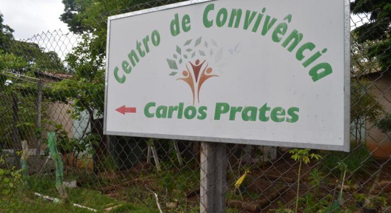 Placa do Centro de Convivência Carlos Prates