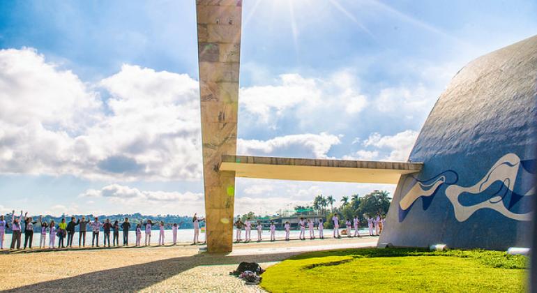 Edital de auxílio financeiro para eventos de potencial turístico em BH Foto mostra detalhe da Igreja da Pampulha em um dia de céu claro e poucas nuvens.