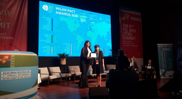 Restaurantes Populares de Belo Horizonte recebem prêmio internacional participantes do evento recebem o prêmio na categoria Equidade Social e Econômica