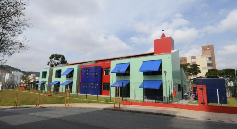 PBH sanciona lei que dá mais liberdade às gestão pedagógica às Escolas Infantis Prédio de UMEI