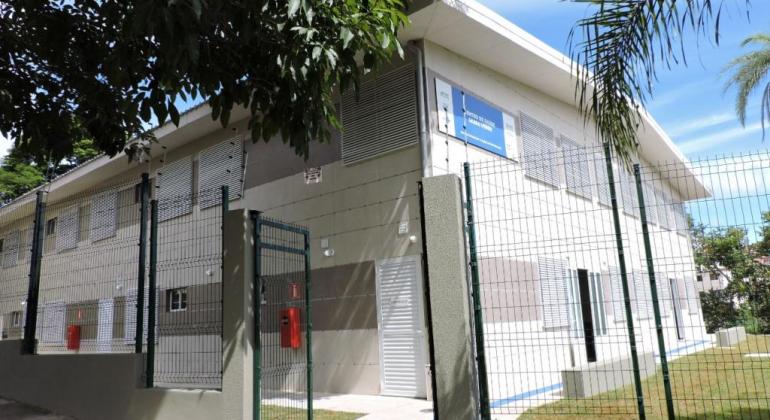 Centro de Saúde Serra Verde começa a funcionar em nova sede Fachada da nova sede do Centro de Saúde Serra Verde