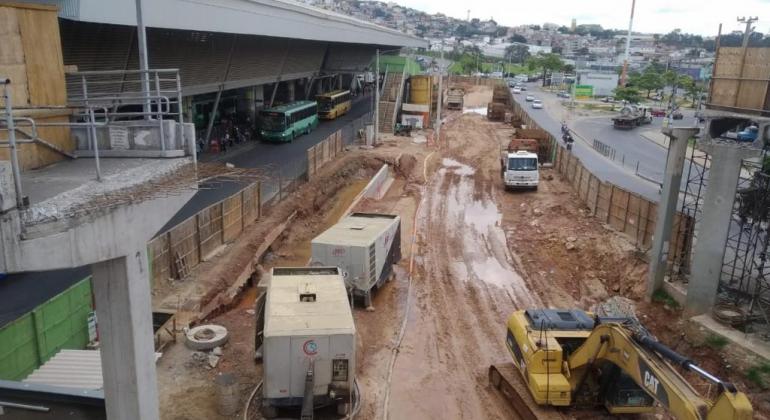 Imagem das obras de prevenção de enchentes no Ribeirão do Onça