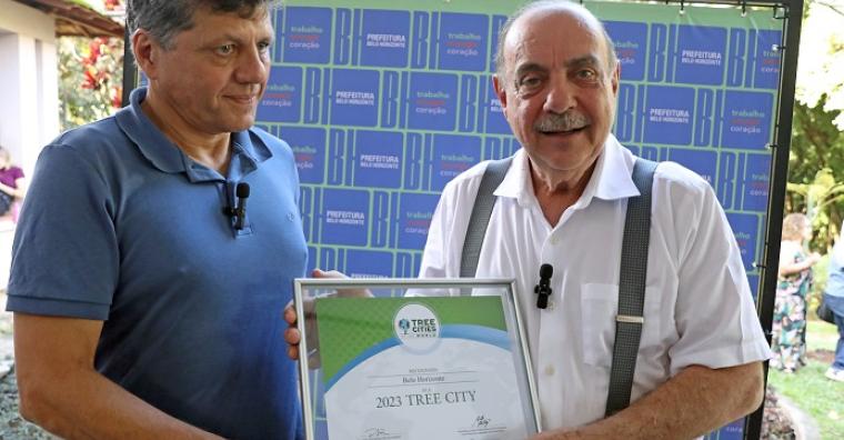 Prefeito Fuad Noman recebe certificado que atesta BH como Cidade Árvore do Mundo