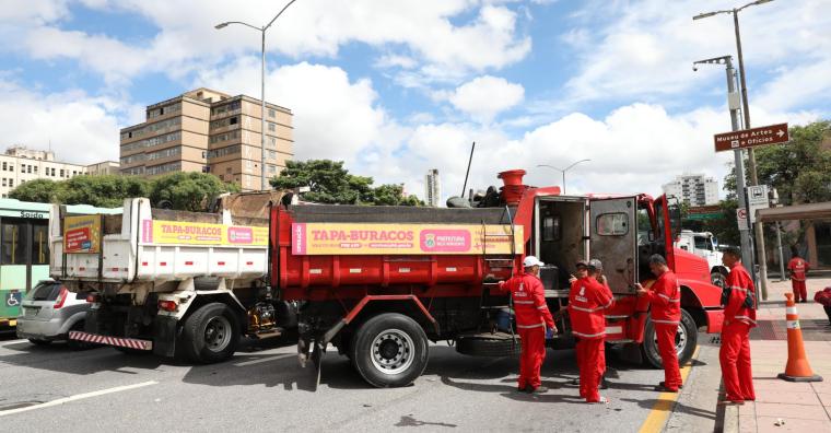 NOVO ANEL Operação Tapa Buraco no Novo Anel PBH