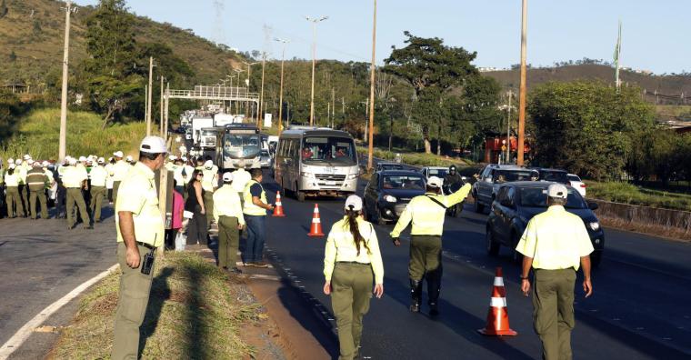 Agentes da BHTRANS em treinamento para fiscalização do Novo Anel 