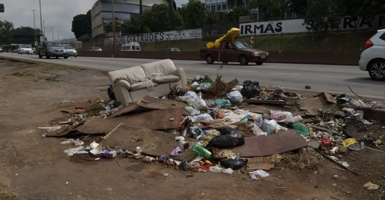 Novo Anel Imagem do Anel sujo, antes da limpeza feita pela PBH