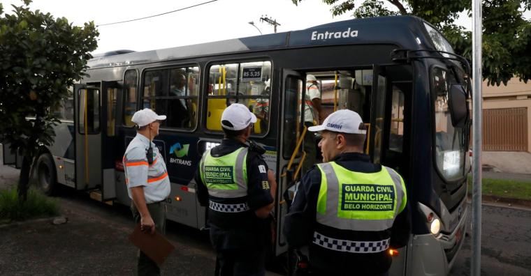 Operação Tolerância Zero fiscaliza ônibus na regional Venda Nova