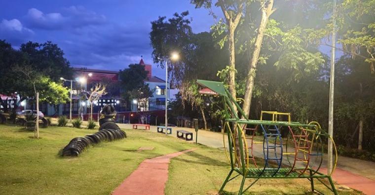 Parque Ecológico do Bairro Universitário fica mais seguro com nova iluminação de LED Parque Ecológico do Bairro Universitário fica mais seguro com nova iluminação de LED