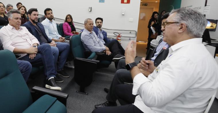 Em encontro com ministro, Damião debate mais recursos para a área da saúde 