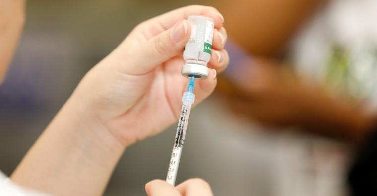 Mais de 1,1 milhão de doses da vacina contra a gripe já foram aplicadas em BH