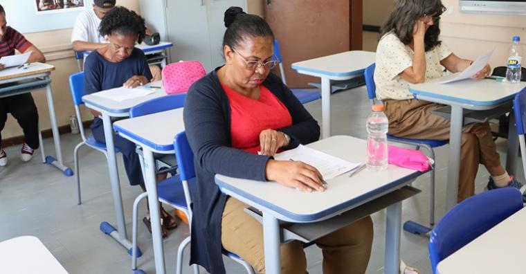 Prefeitura de BH garante acesso à alfabetização com a Educação de Jovens e Adultos (EJA)