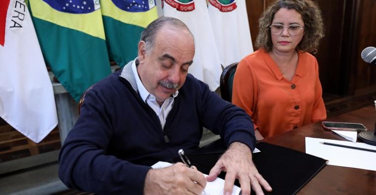 PBH entrega à Câmara projeto de lei para melhoria no transporte da capital PBH entrega à Câmara projeto de lei para melhoria no transporte da capital