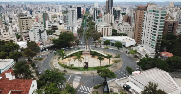 Obras no canteiro central