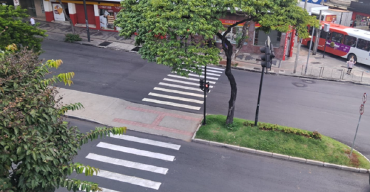 Caminhamento de pedestres - Avenida do Contorno