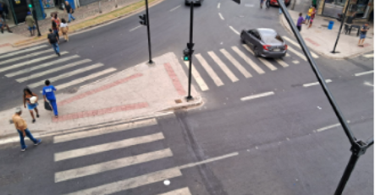 Caminhamento de pedestres - Avenida do Contorno