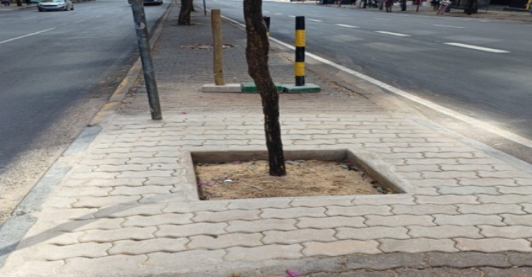 Manutenção de calçadas na Avenida Amazonas, entre a Rua dos Tupinambás e a Afonso Pena