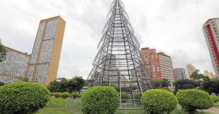  Árvore gigante na Praça Raul Soares é novidade na decoração de Natal da PBH