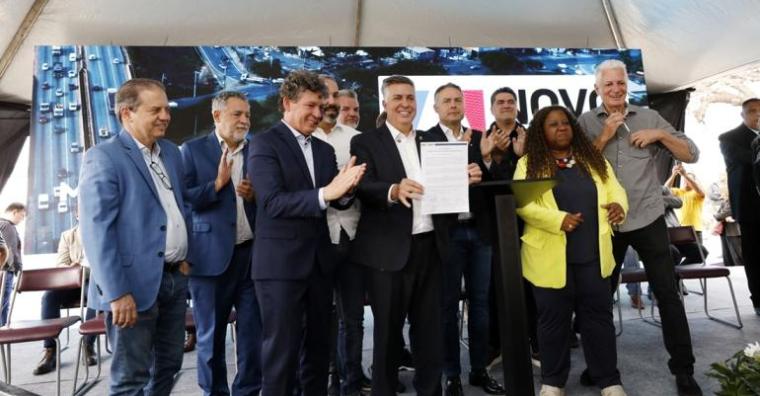 NOVO ANEL O prefeito Álvaro Damião, o ministro dos Transportes, Renan Filho, e o diretor-geral do Departamento Nacional de Infraestrutura de Transportes (Dnit), Fabrício Galvão, assinaram nesta terça-feira (3) o Termo de Transferência para a Municipalização de 22,4 quilômetros do Novo Anel.