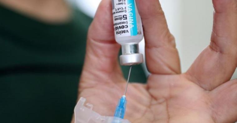 PBH promove vacinação contra Covid e gripe na “Carreta Digital”