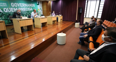 Prefeito Alexandre Kalil e Comitê se reúnem com comerciantes Prefeito de Belo Horizonte em reunião com comerciantes da capital