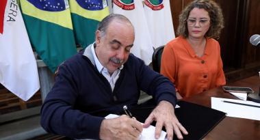 PBH entrega à Câmara projeto de lei para melhoria no transporte da capital PBH entrega à Câmara projeto de lei para melhoria no transporte da capital