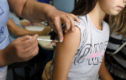 PBH reforça convocação para vacinar público de 10 e 11 anos contra a dengue